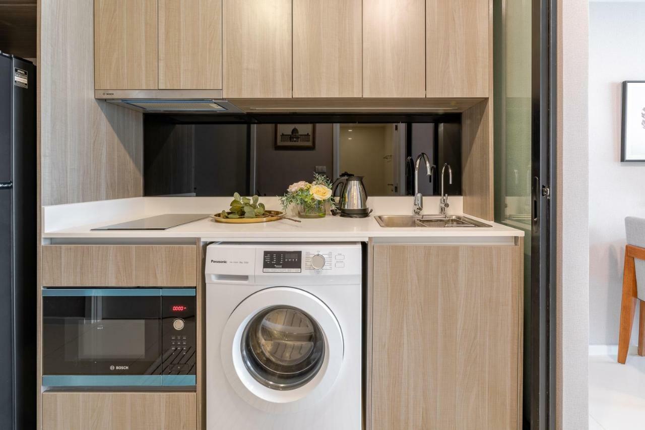 Sukhumvit Asok Modern Suite Bangkok Extérieur photo